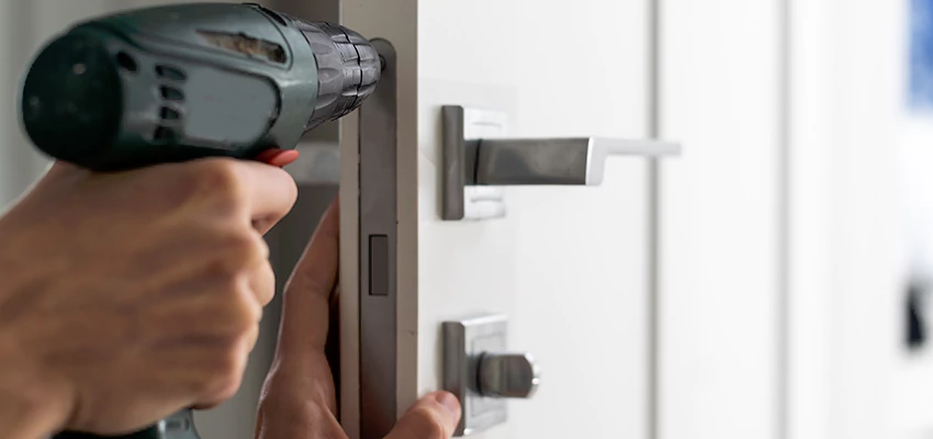 Locksmith For Lock Replacement Near Me in St Charles, IL